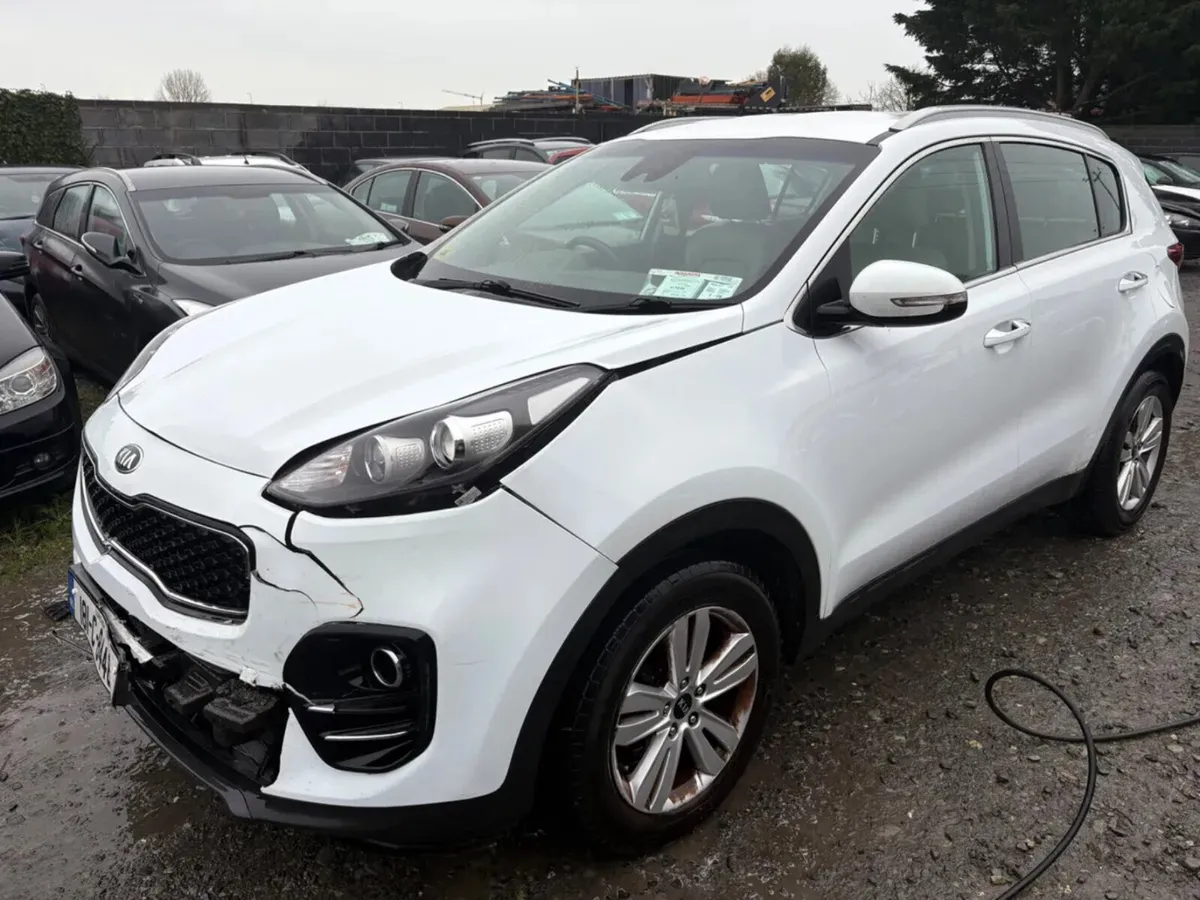 181 Kia Sportage 1.7 Dsl high spec light damage - Image 4