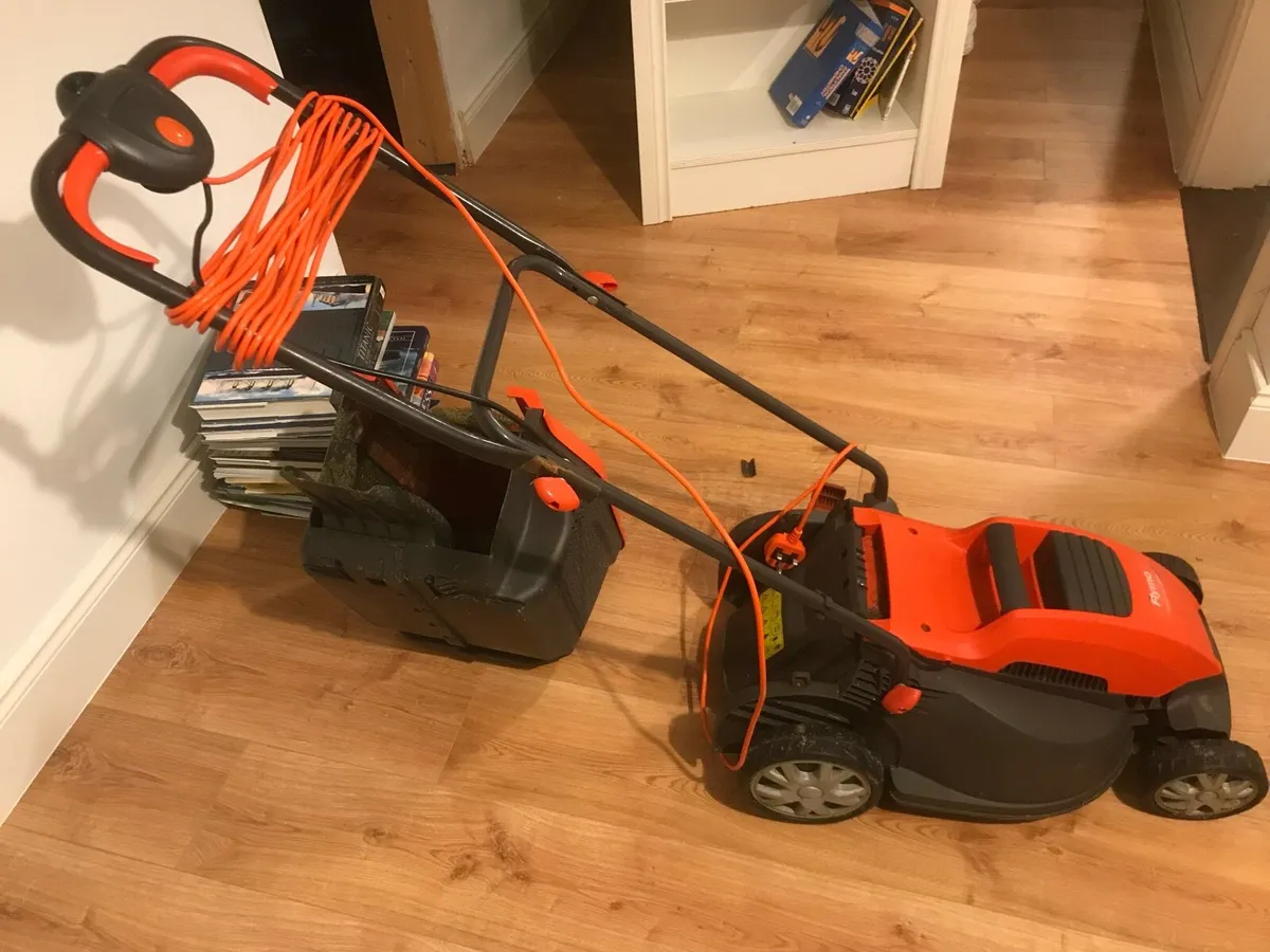 Electric lawnmower - Image 2