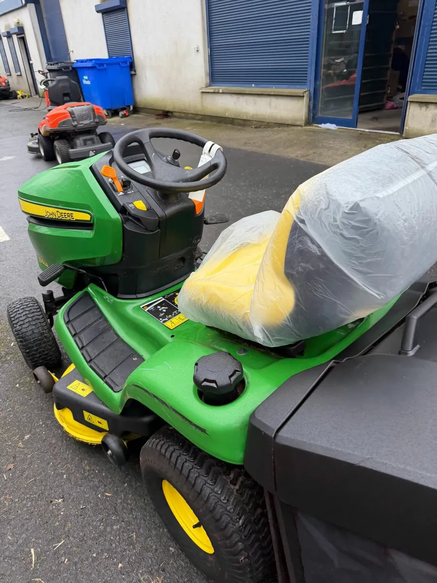 John Deere x350r Ride-on Lawnmower - Image 3
