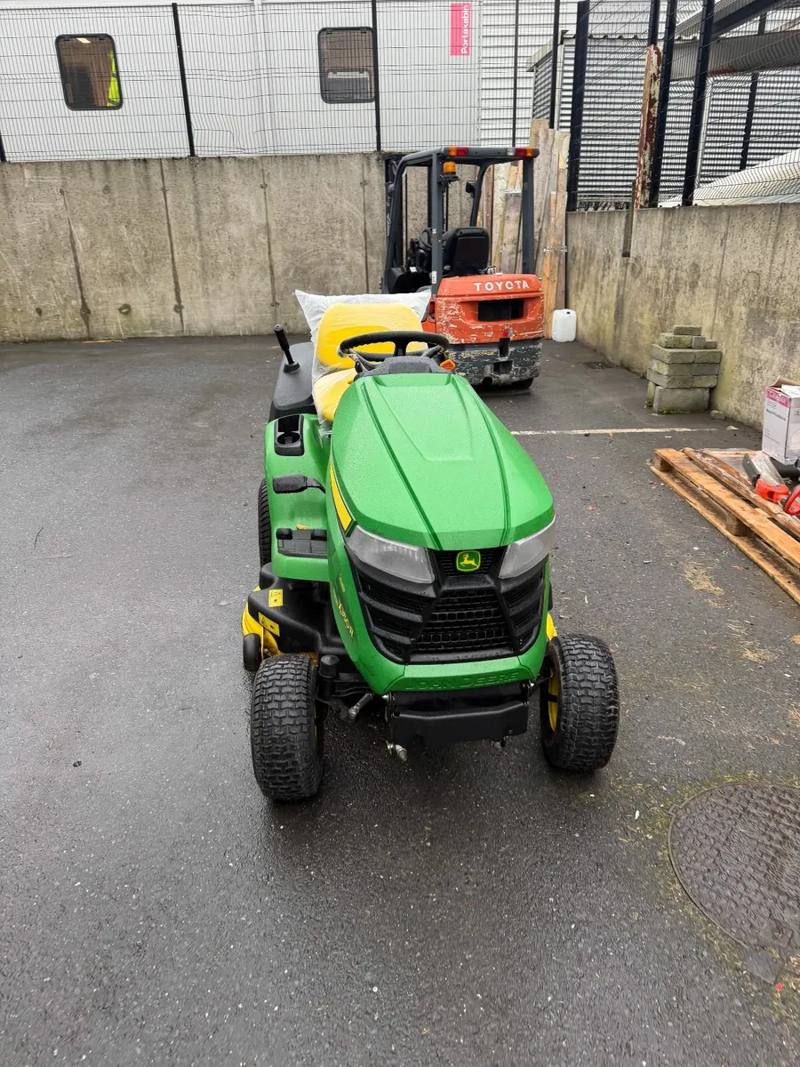 John Deere x350r Ride-on Lawnmower - Image 1