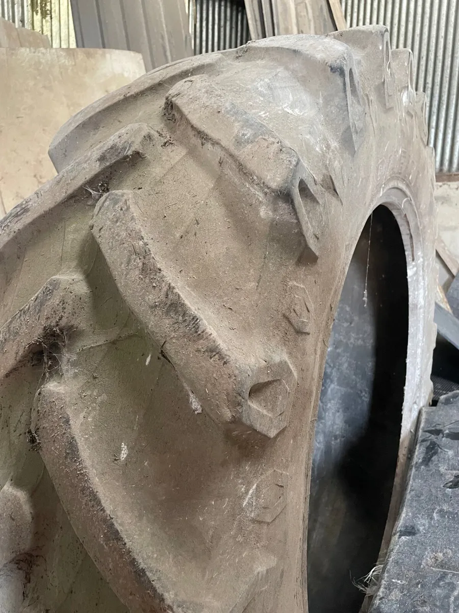 Tractor tyre, insert for toyota landcriser - Image 1