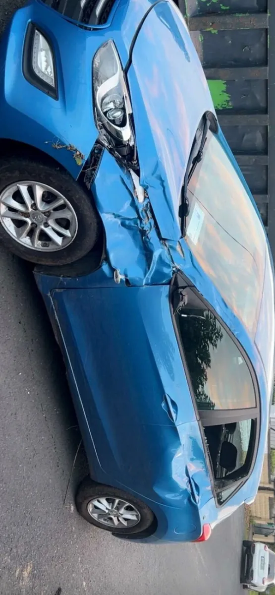 Crashed car - Image 1