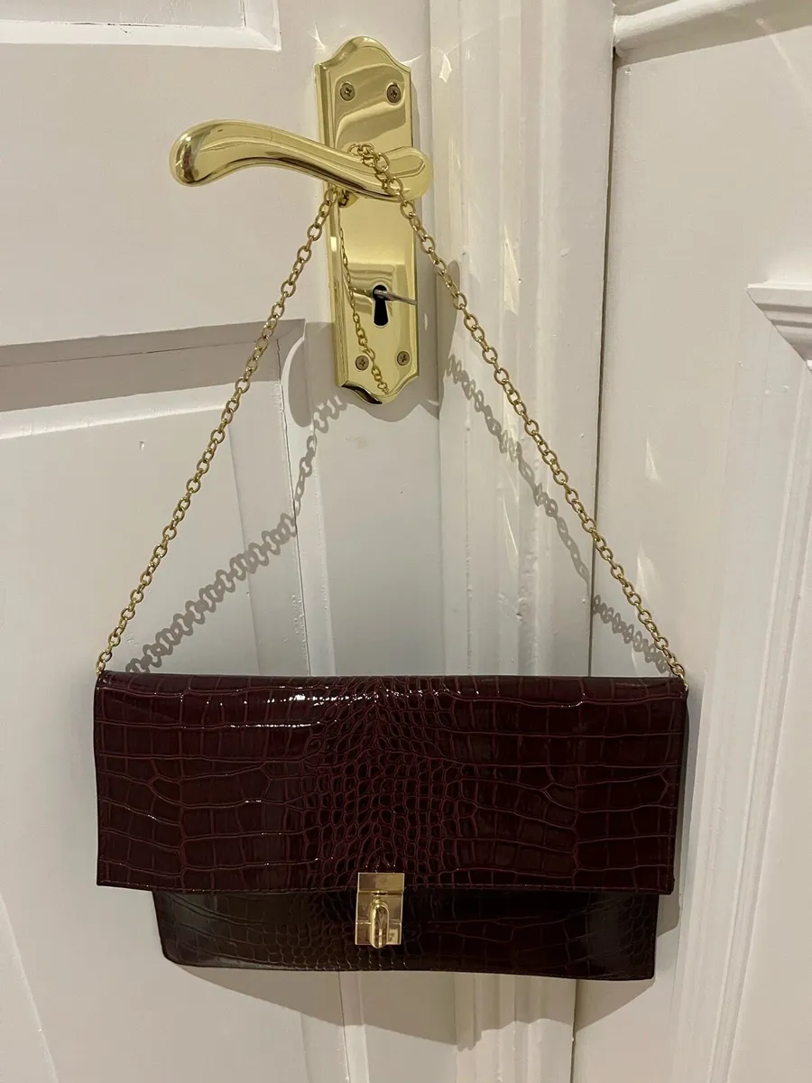 Woman’s handbag - Image 1