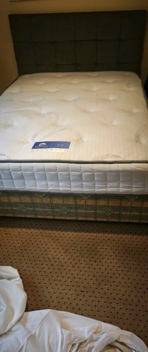 King size Bed - Image 1