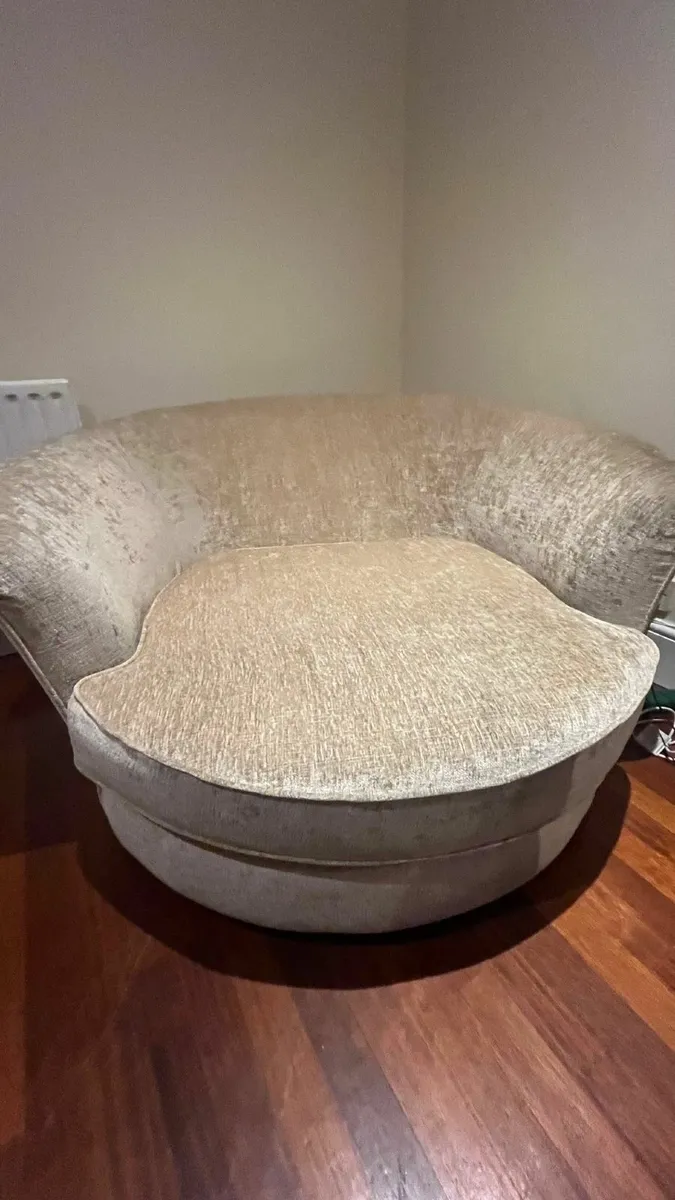 Swivel Arm Chair - Image 3