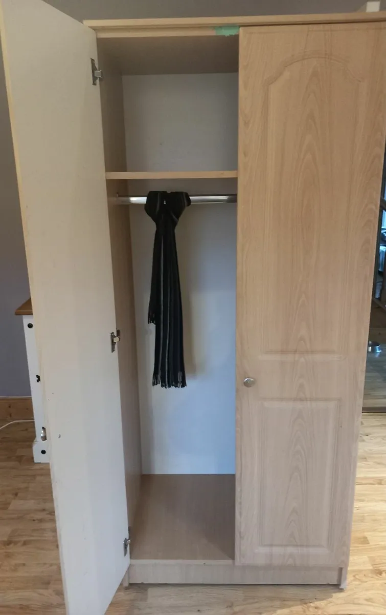 bedroom wardrobe - Image 3