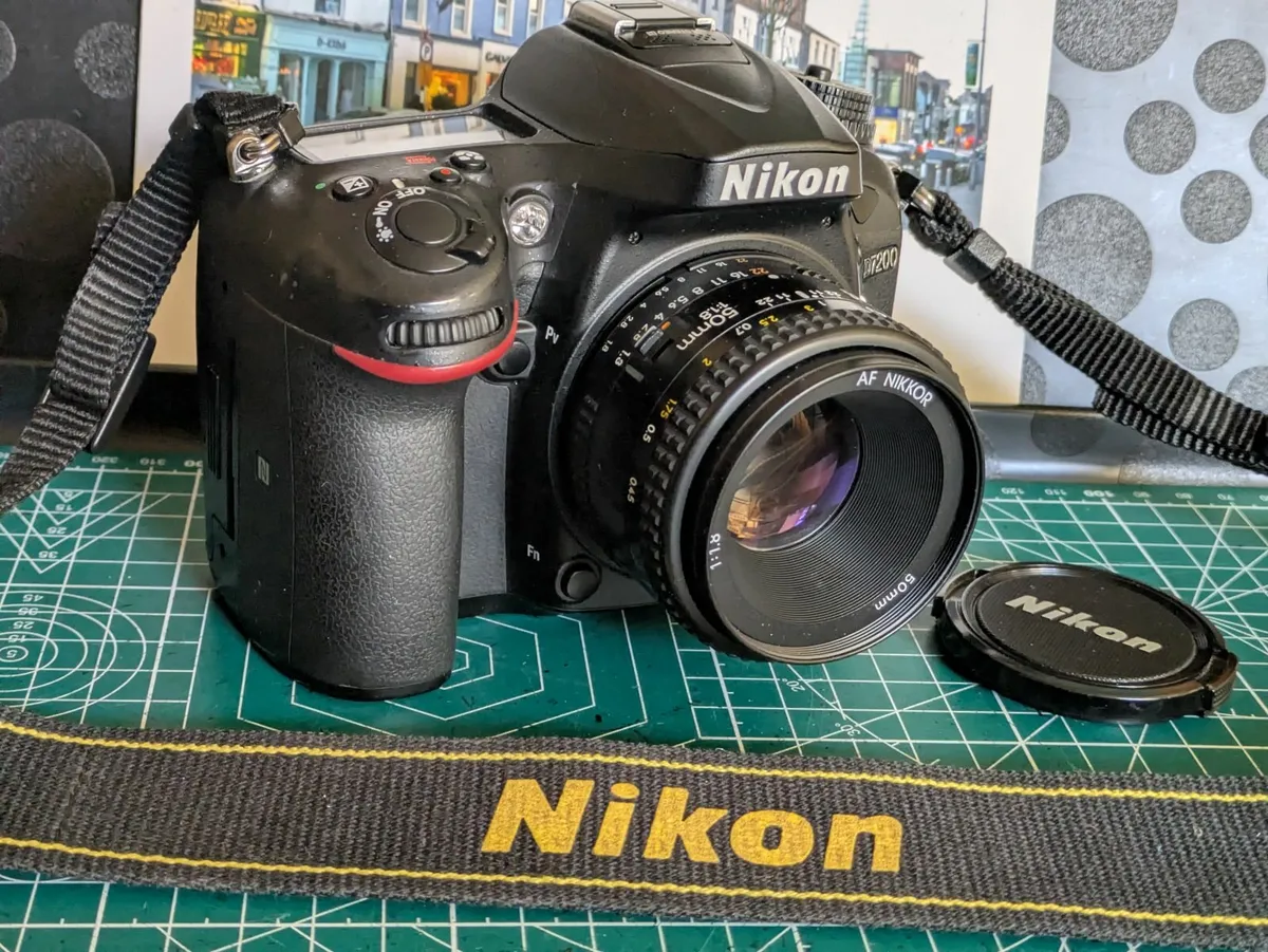Nikon D7200 + 50/1.8 lens WiFi,NFC , dual card - Image 3