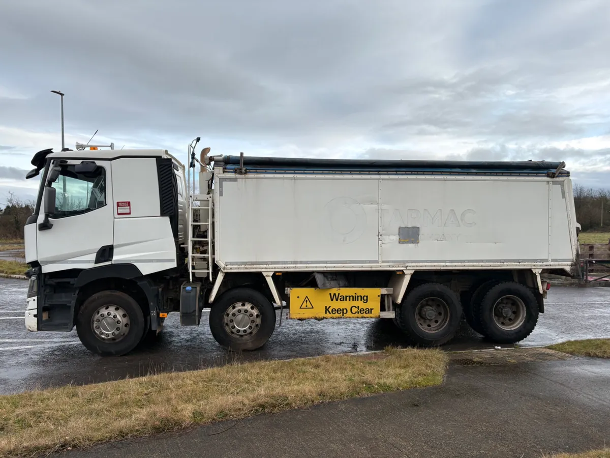 Renault  13 Litre Tar spec 8x4 - Image 4