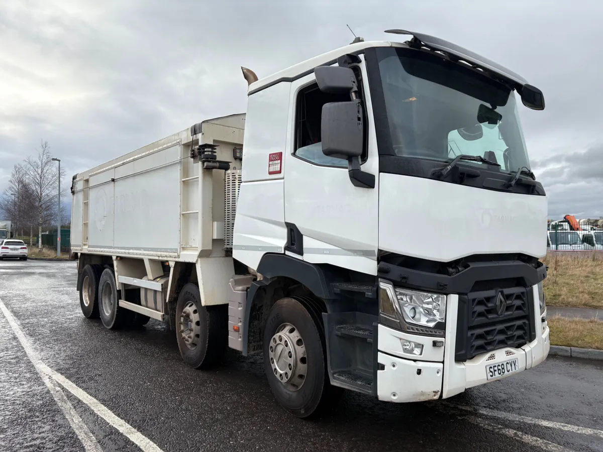 Renault  13 Litre Tar spec 8x4 - Image 1