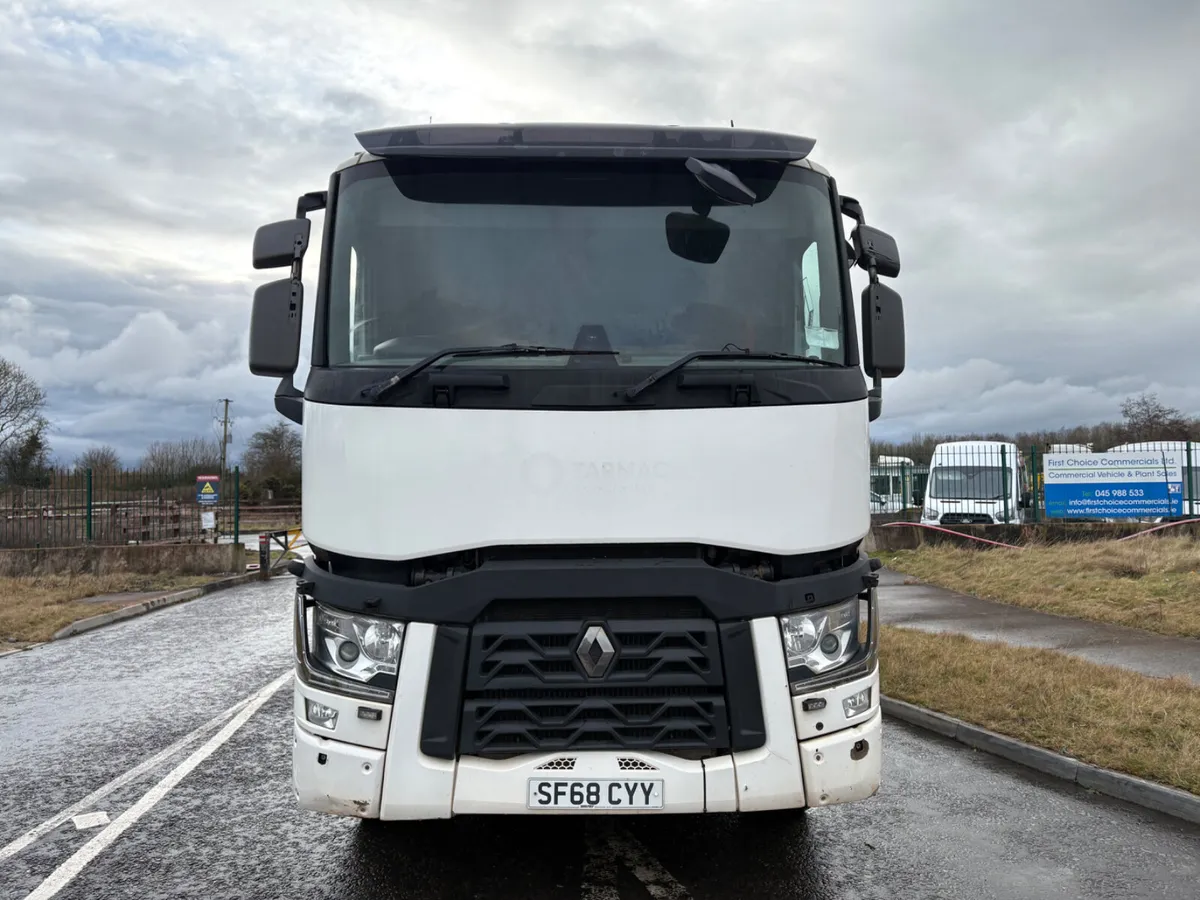 Renault  13 Litre Tar spec 8x4 - Image 2