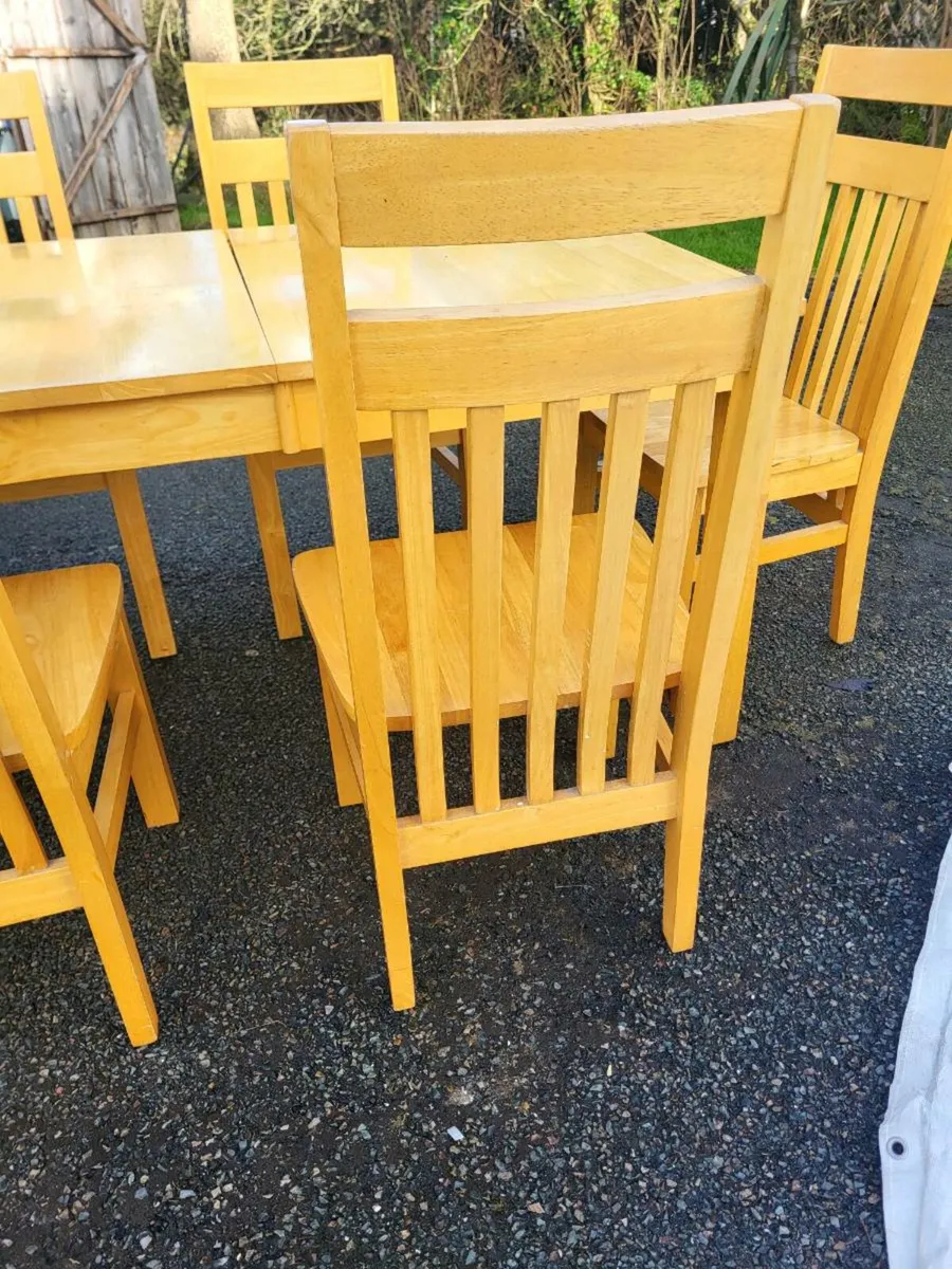 Solid wood table and chairs - Image 3