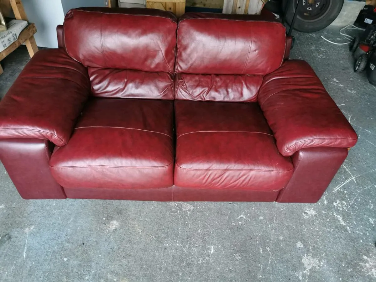 2 Seater Leather Couch. - Image 1