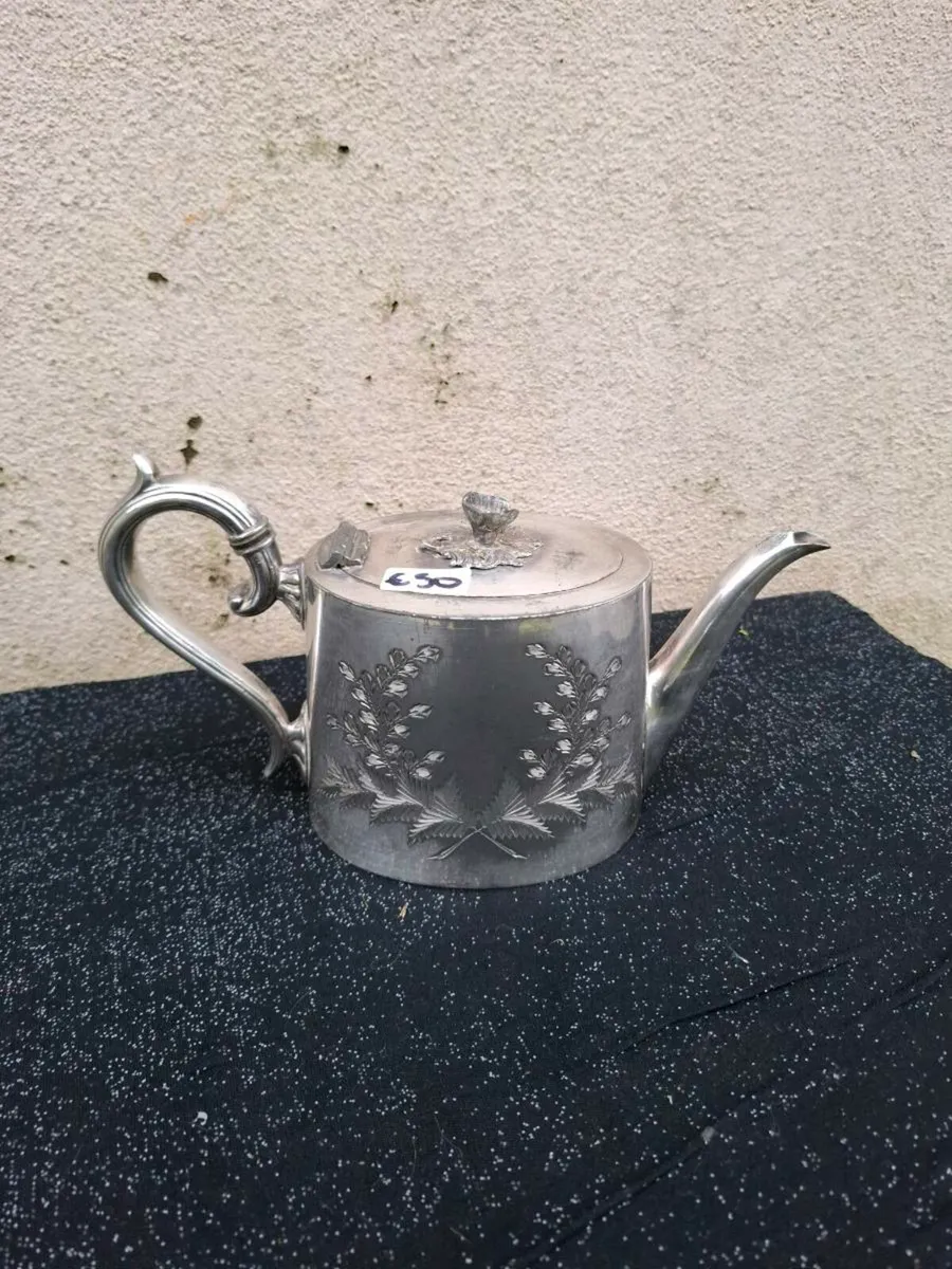 Platted silver tea pot - Image 1