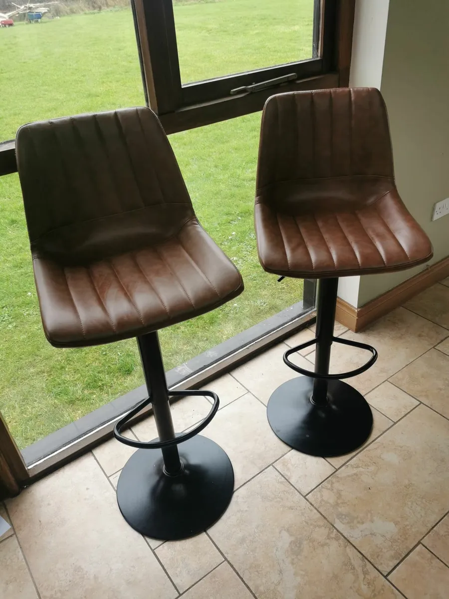 Breakfast bar chairs - Image 4