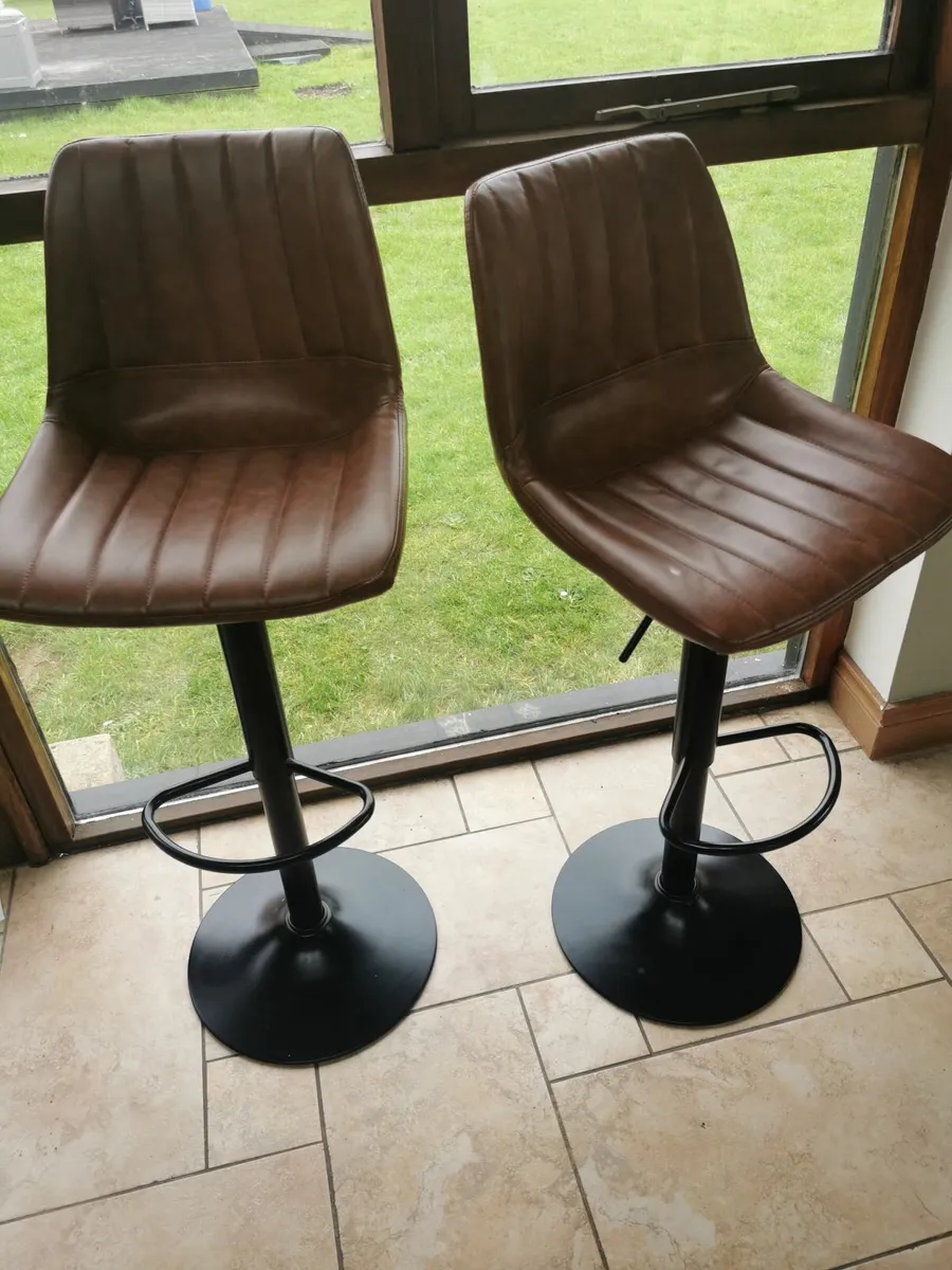 Breakfast bar chairs - Image 3