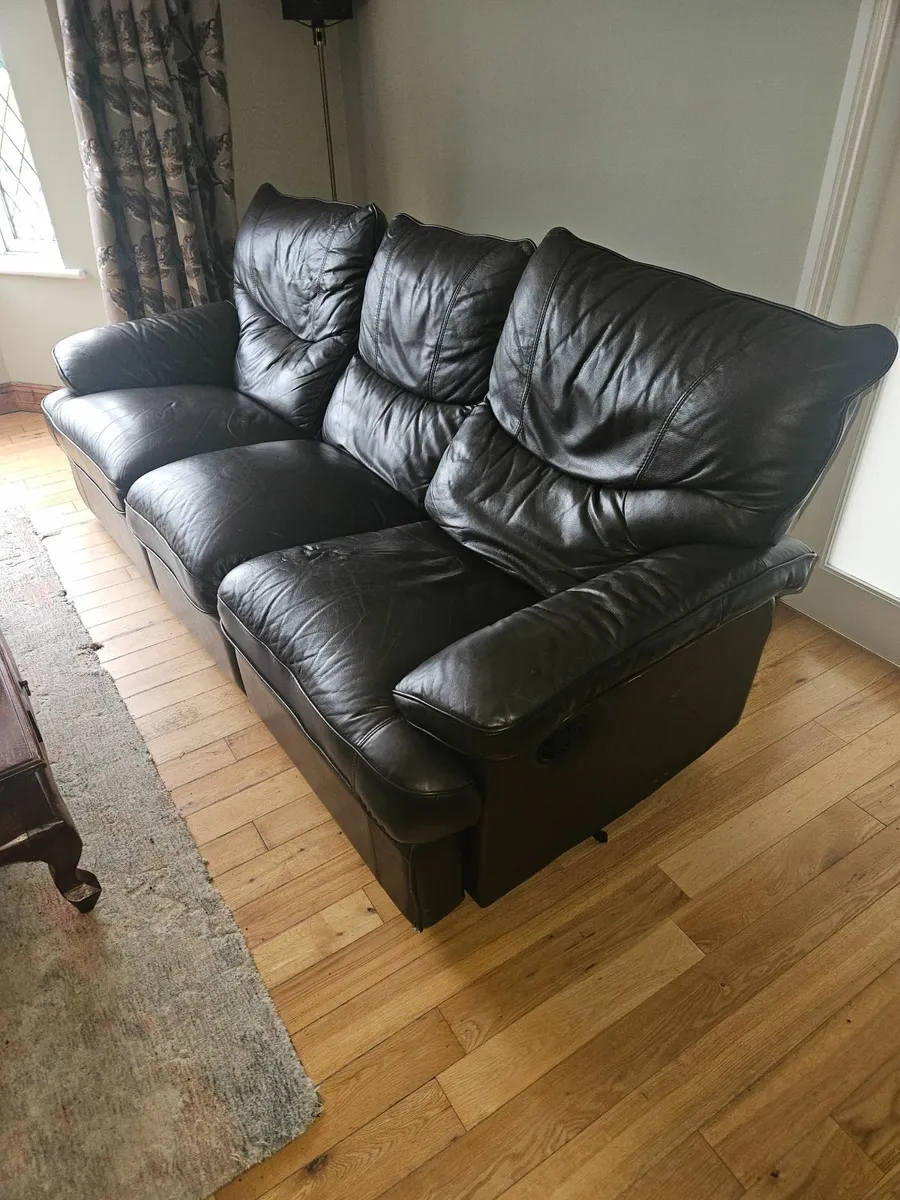 Furniture 3 seater 2 seater and 1 seater - Image 4