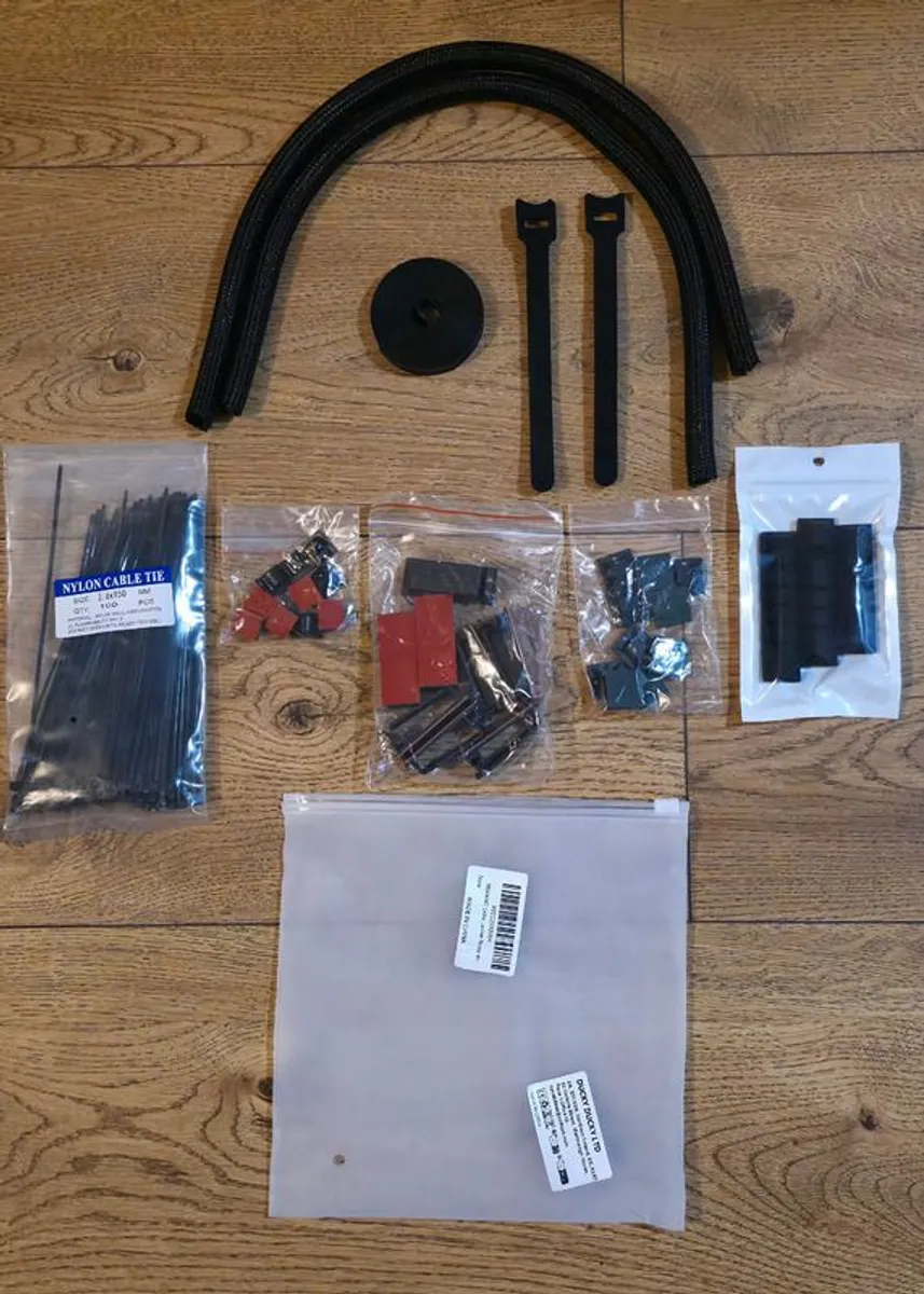 All-In-OneTriple Monitor Game & Work Command Center - Image 4