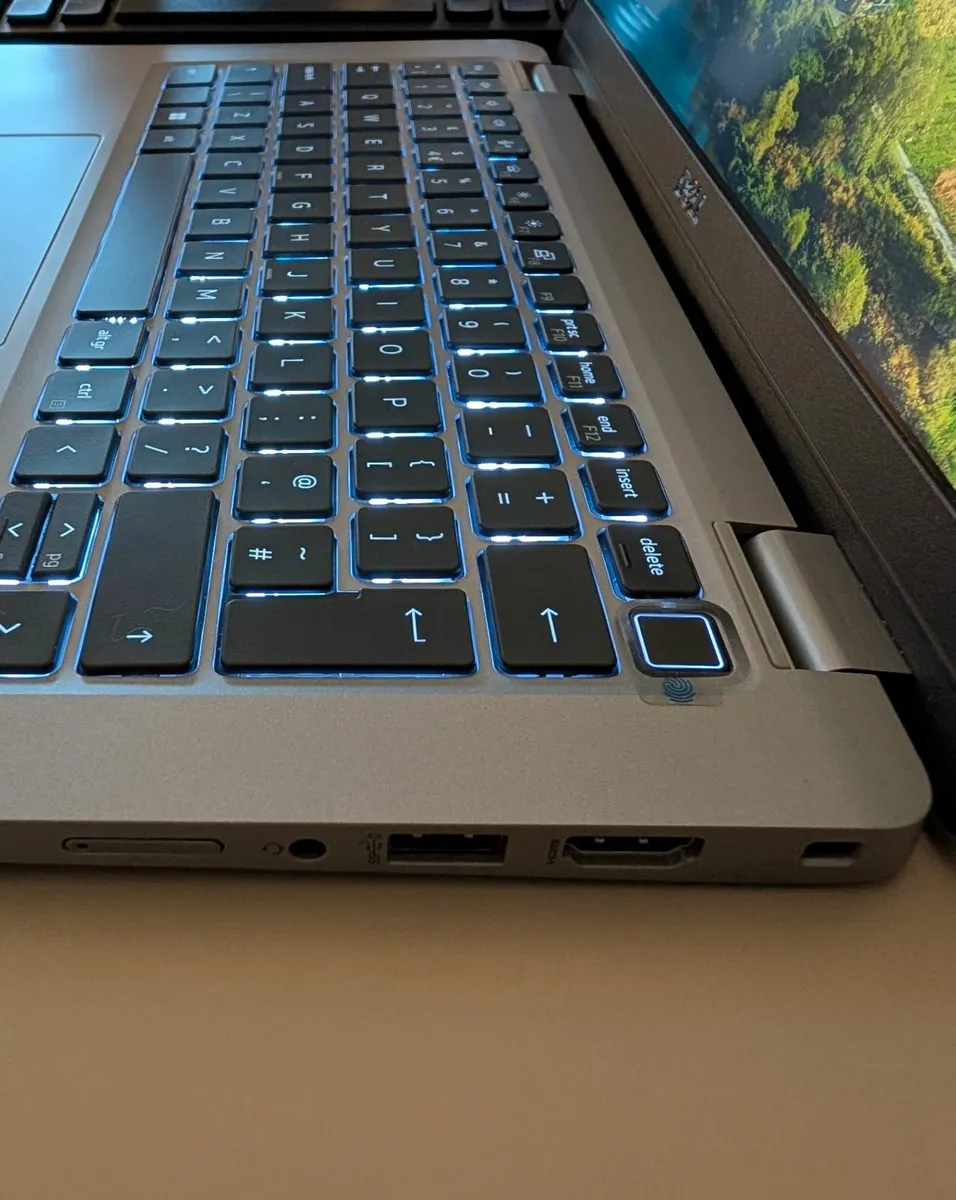 Dell Latitude laptop - i5-16GB - Windows 11 Pro - Image 4