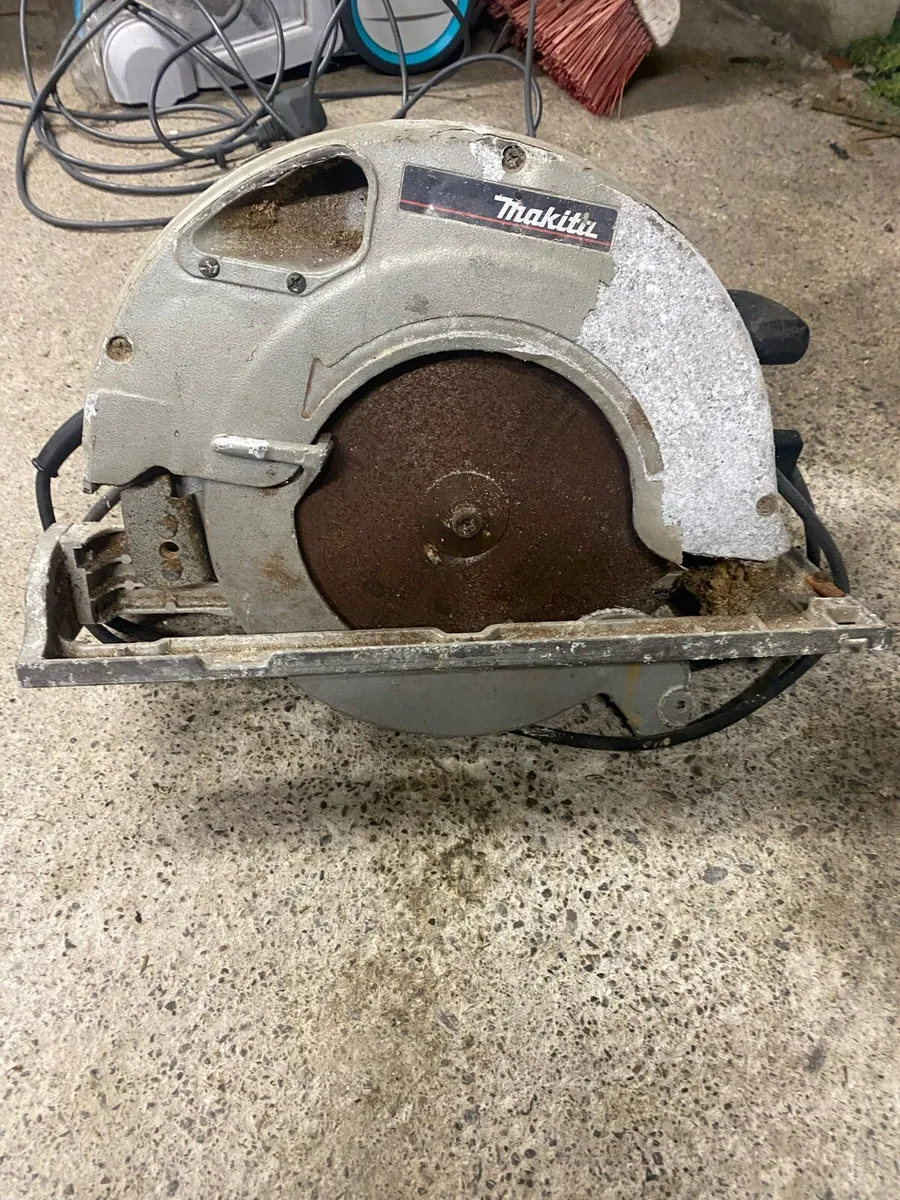 MAKITA 110 v CIRCULAR SAW - Image 1