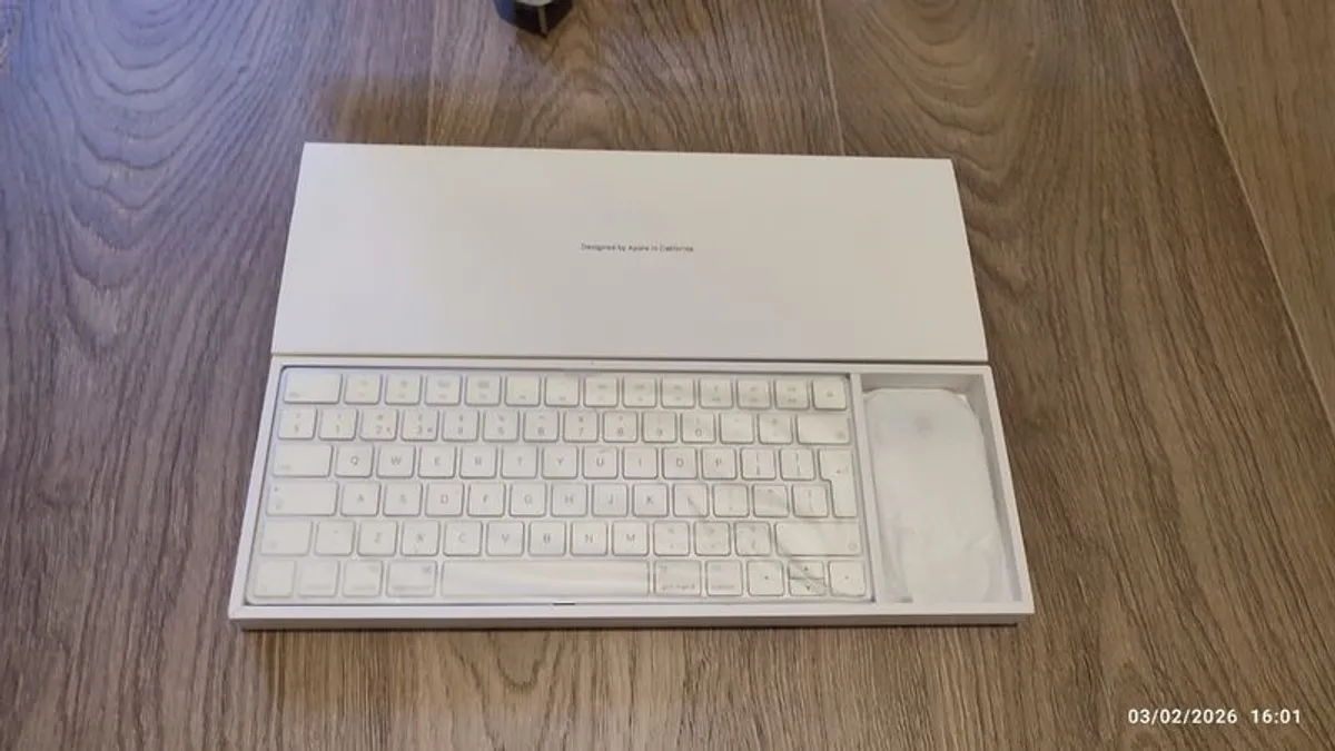 iMac (Retina 4K, 21.5-inch, 2019); Pristine Condition - Image 4