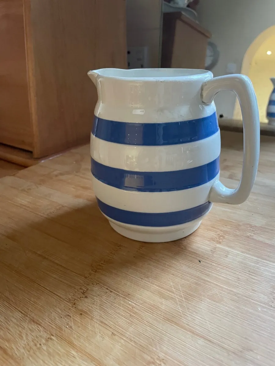 Vintage Carrigaline pottery milk jug - Image 2