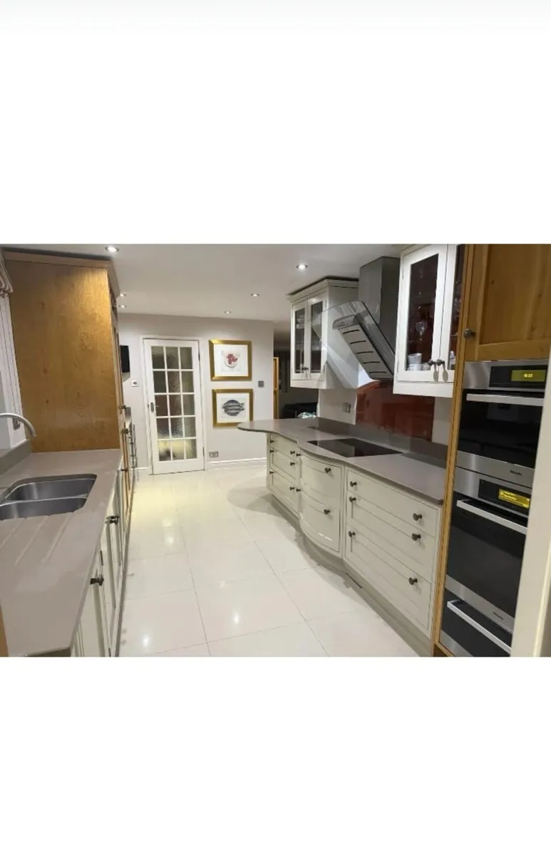 Kitchen bespoke/Miele appliances - Image 3
