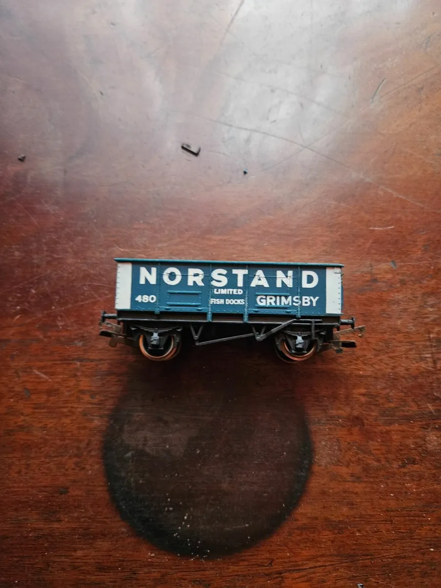 Hornby Triang Lima OO Gauge Wagon - Image 2