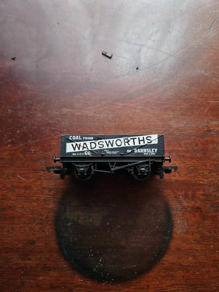 Hornby Triang Lima OO Gauge Wagon - Image 2