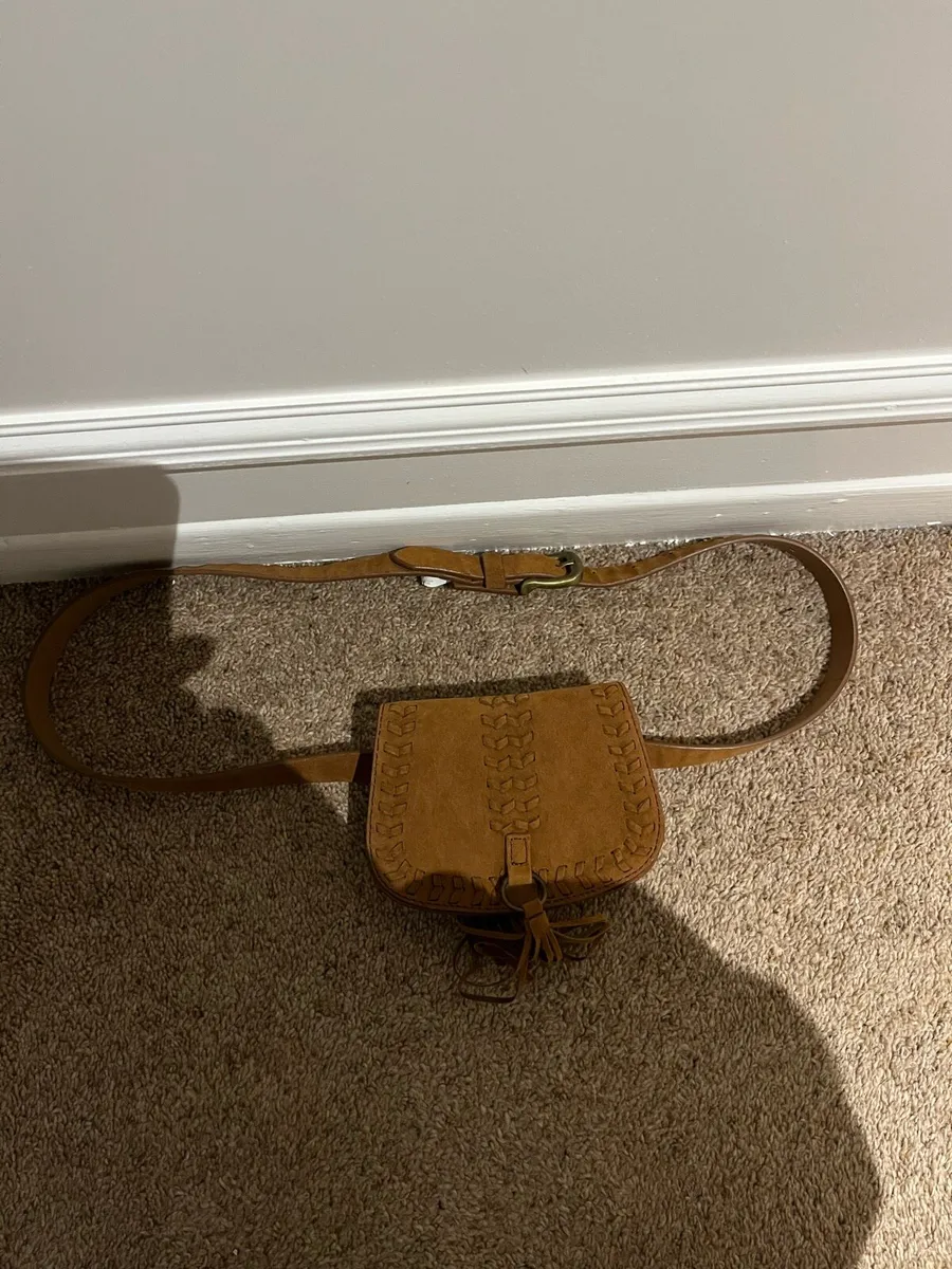 Woman’s belt bag - Image 1