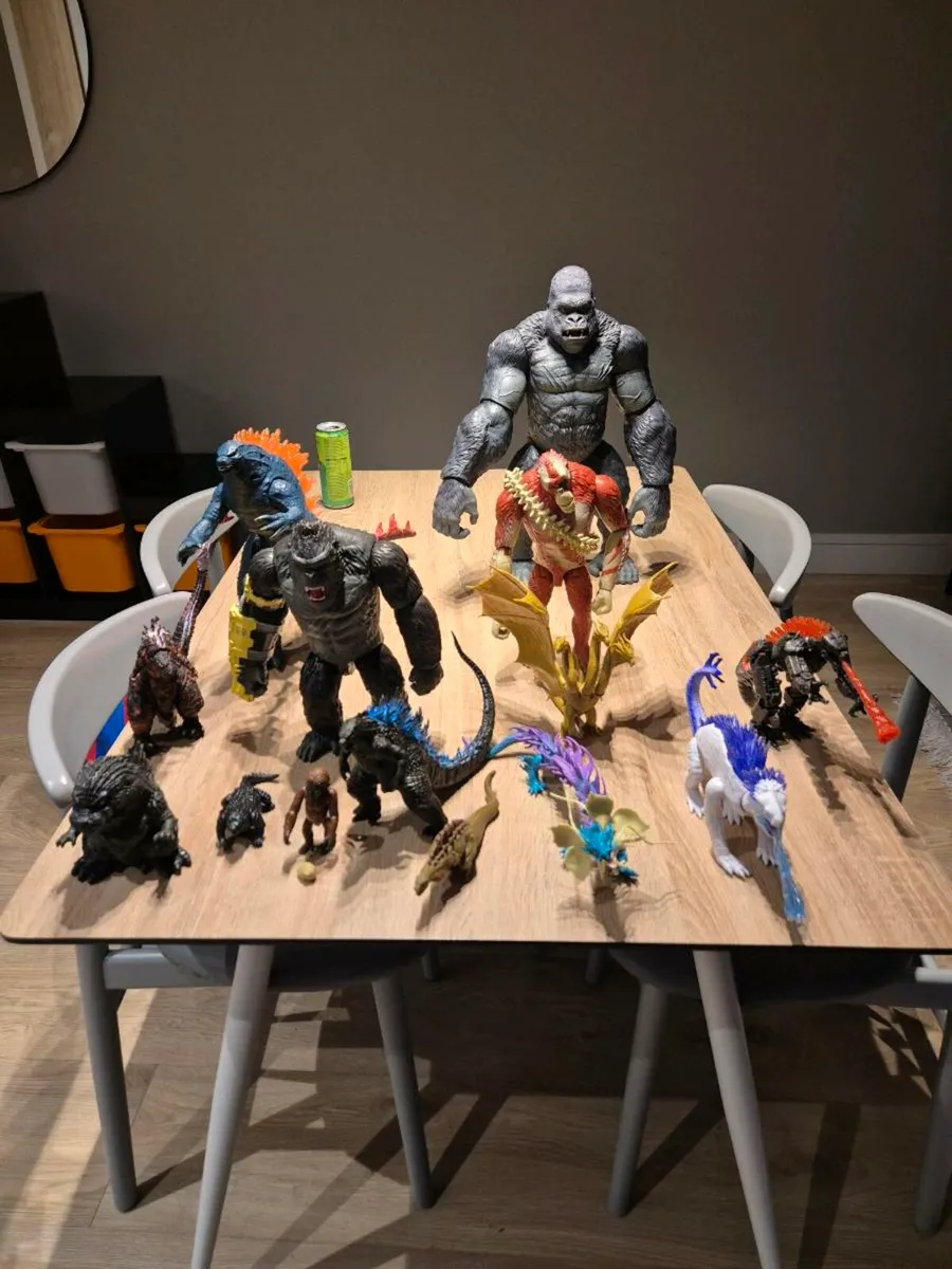 King Kong figures - Image 1