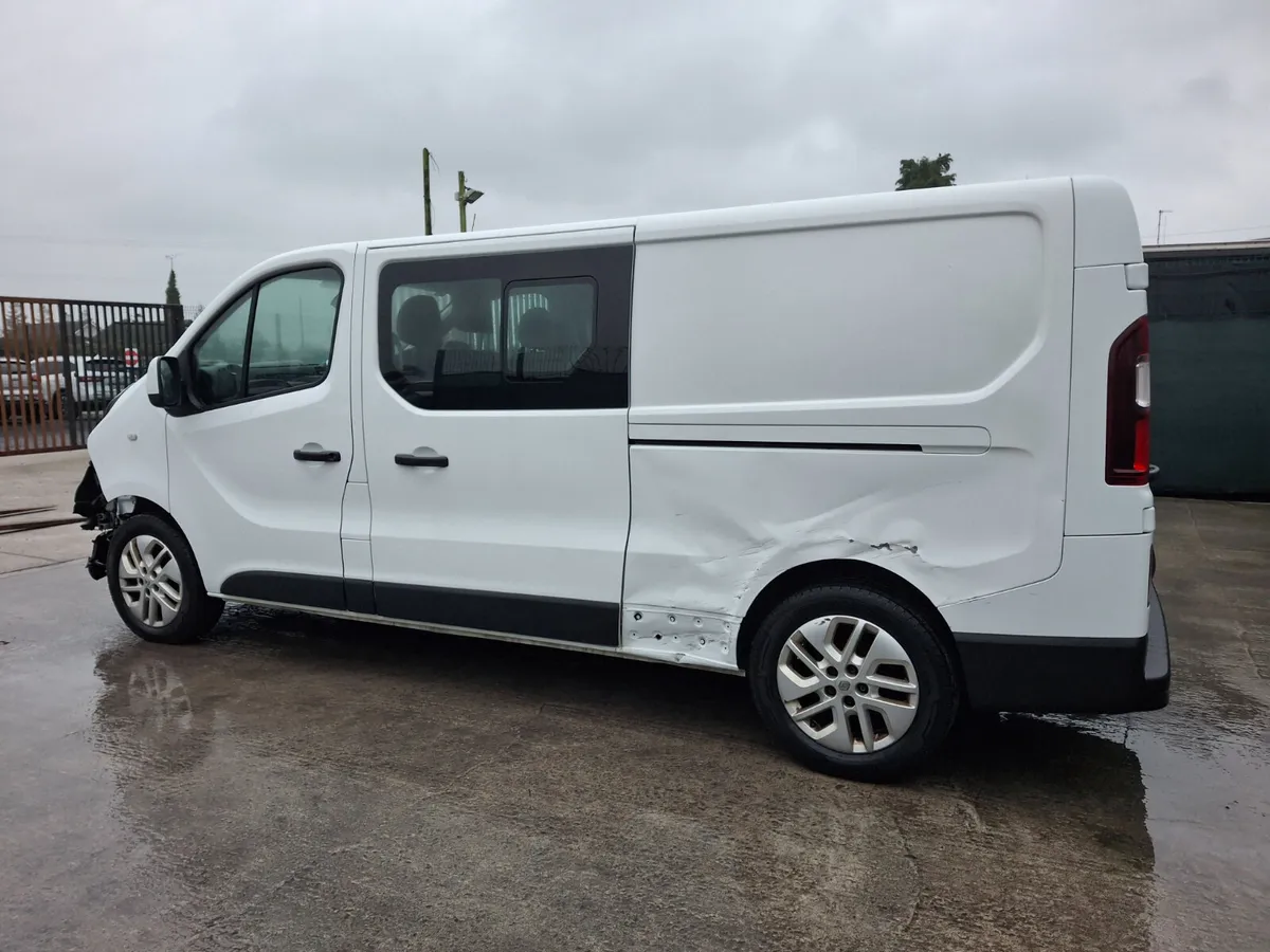 202 Renault Trafic  Crew Cab sport  2.0 Diesel - Image 3