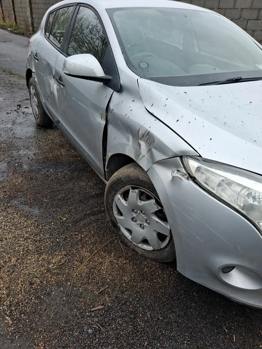 Renault megane  1,5tdci for parts - Image 4