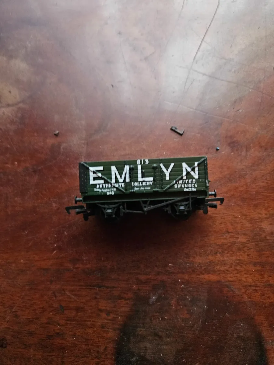 Hornby Triang Lima OO Gauge Wagon - Image 1