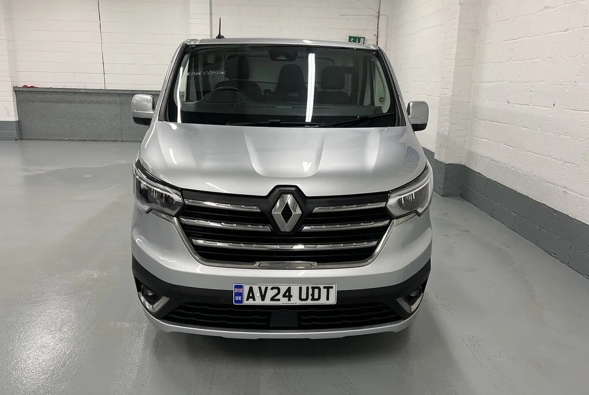 2024 Renault Trafic Panel Van - Image 2