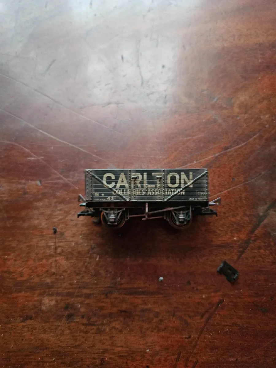 Hornby Triang Lima OO Gauge Wagon - Image 2