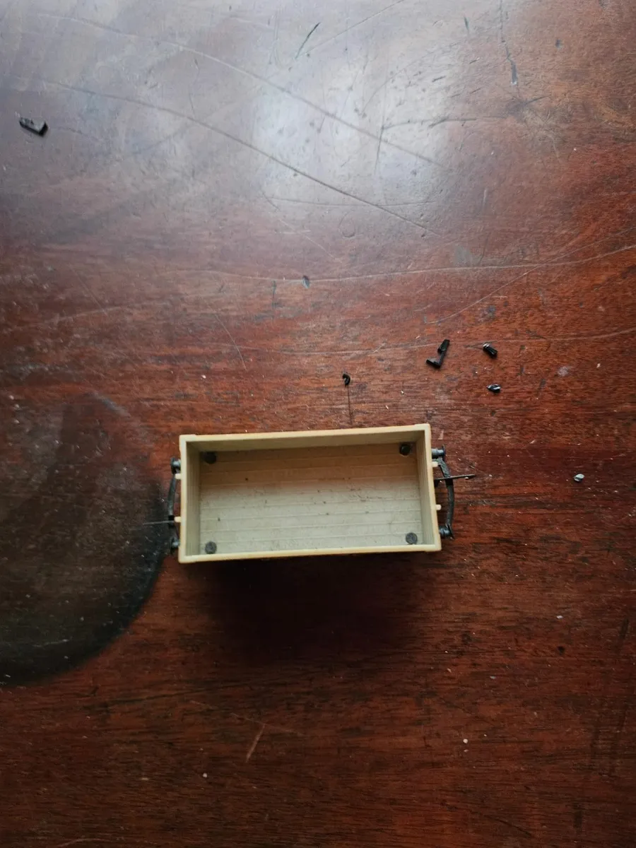 Hornby Triang Lima OO Gauge Wagon - Image 1