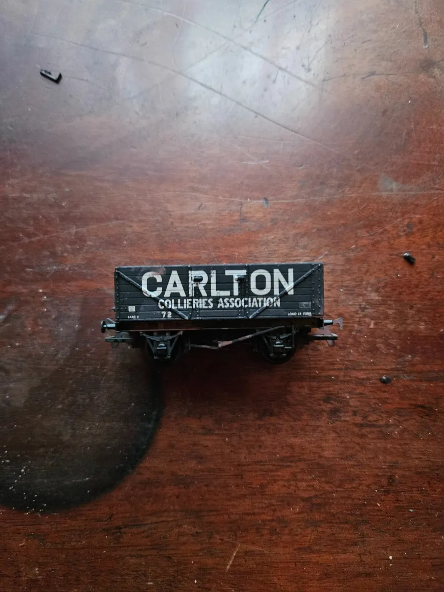 Hornby Triang Lima OO Gauge Wagon - Image 2