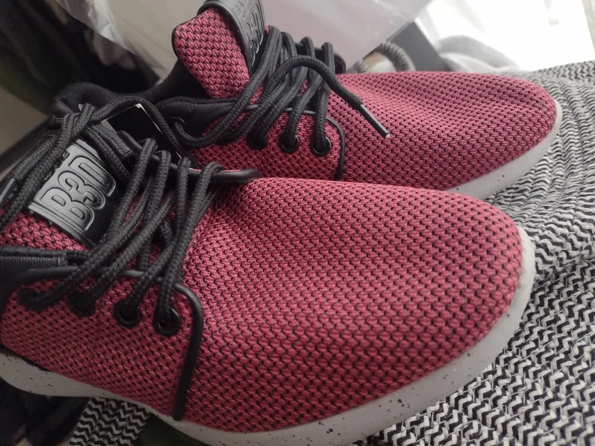 New unworn trainers UK 5 - Image 3