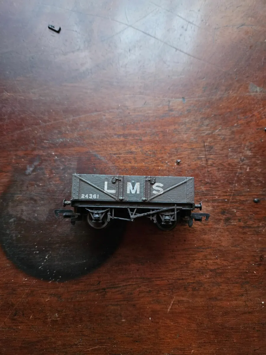 Hornby Triang Lima OO Gauge Wagon - Image 1
