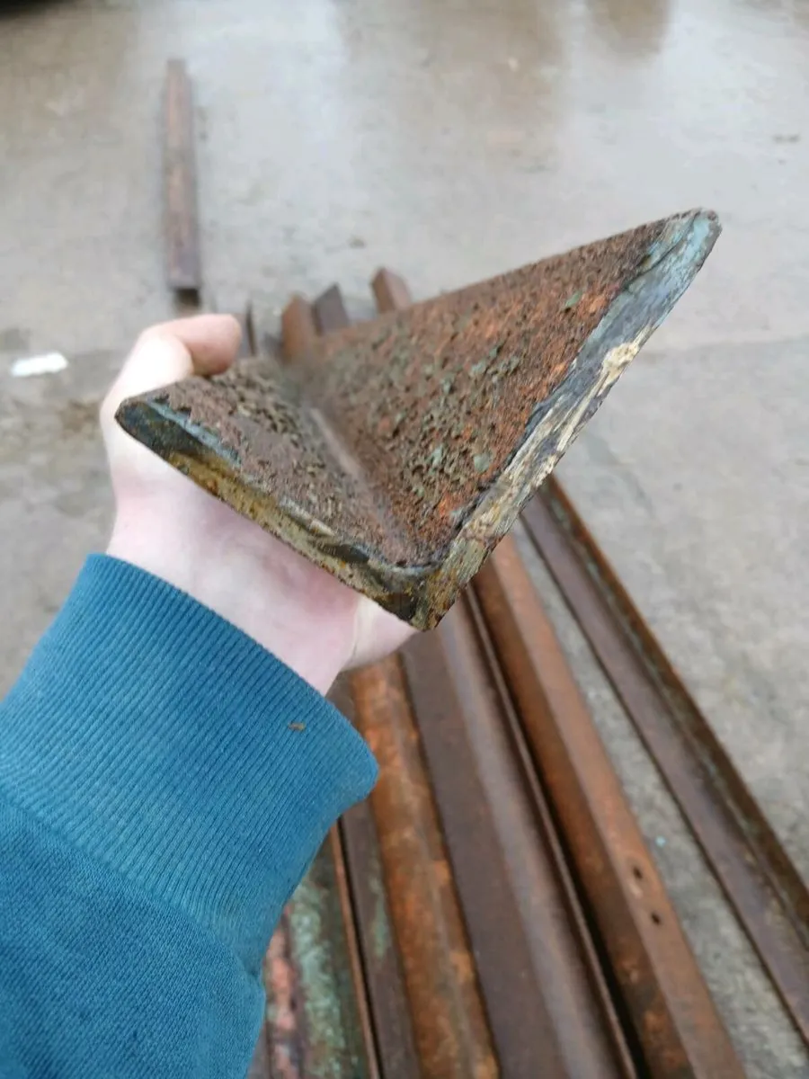 Steel angle iron - Image 2