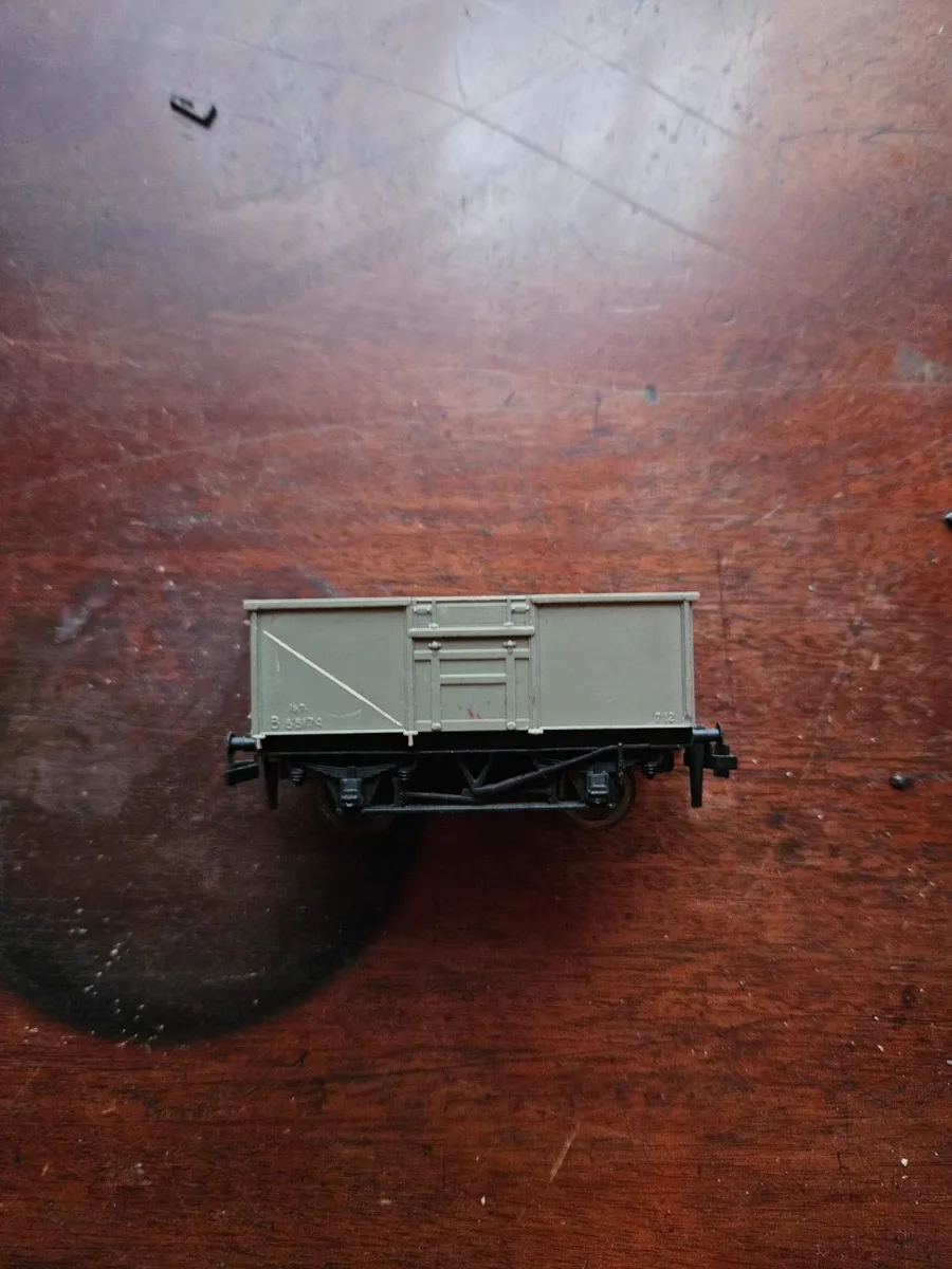 Hornby Triang Lima OO Gauge Wagon - Image 1