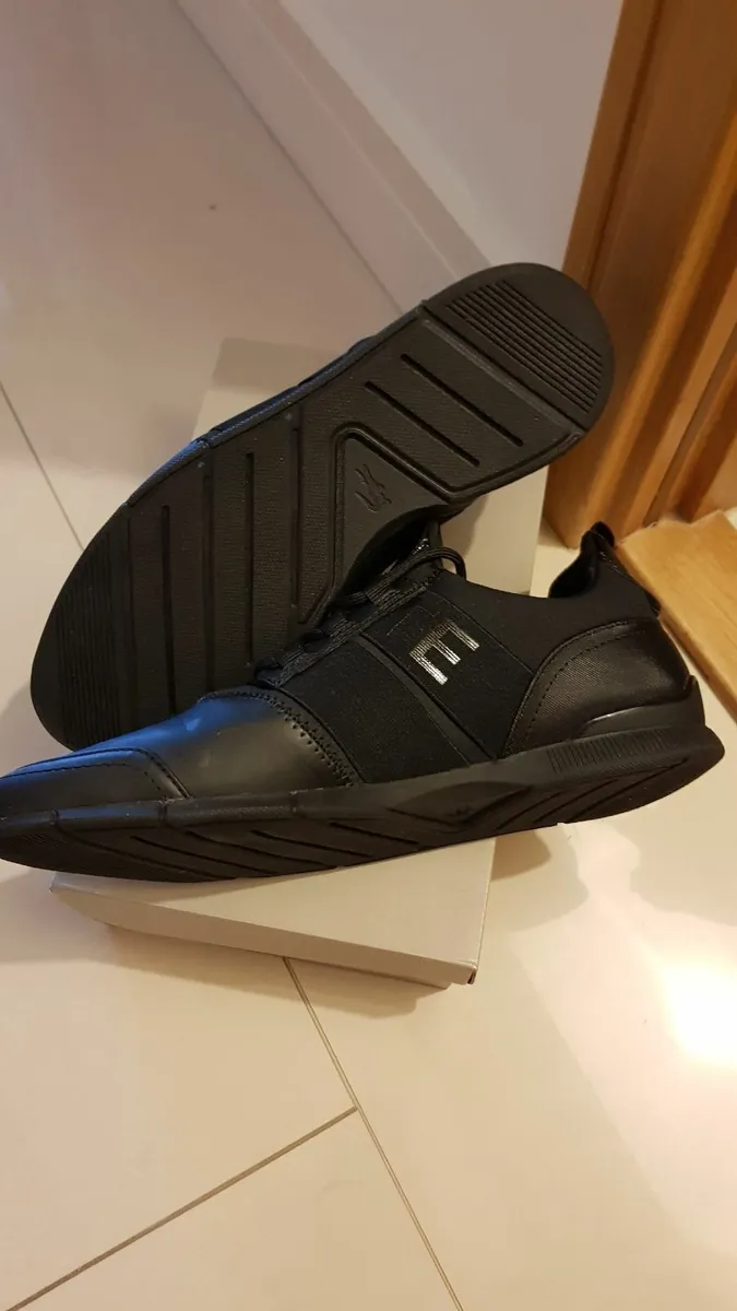 Lacoste men shoes-original BRAND NEW size 42-43 - Image 2