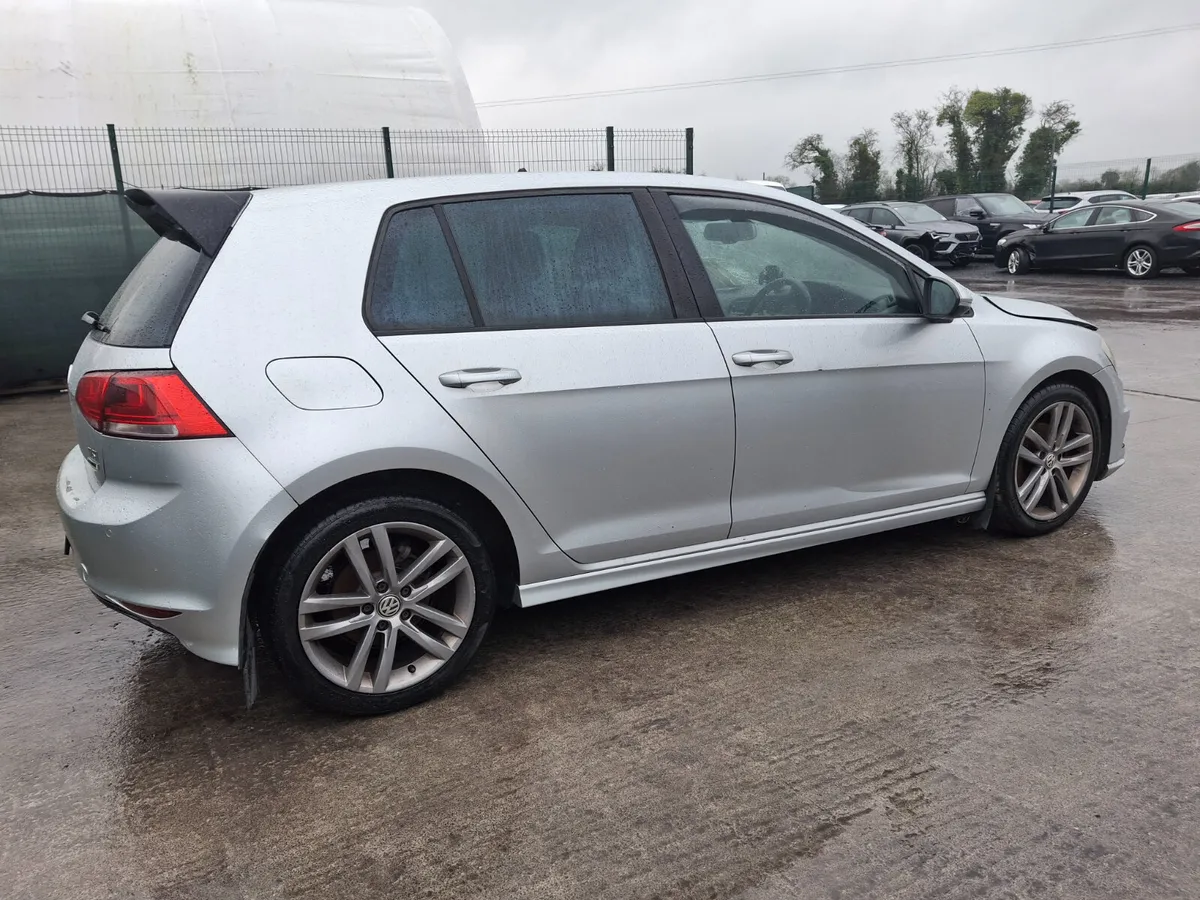 ?2015 Volkswagen Golf  1.2 tsi - Image 3