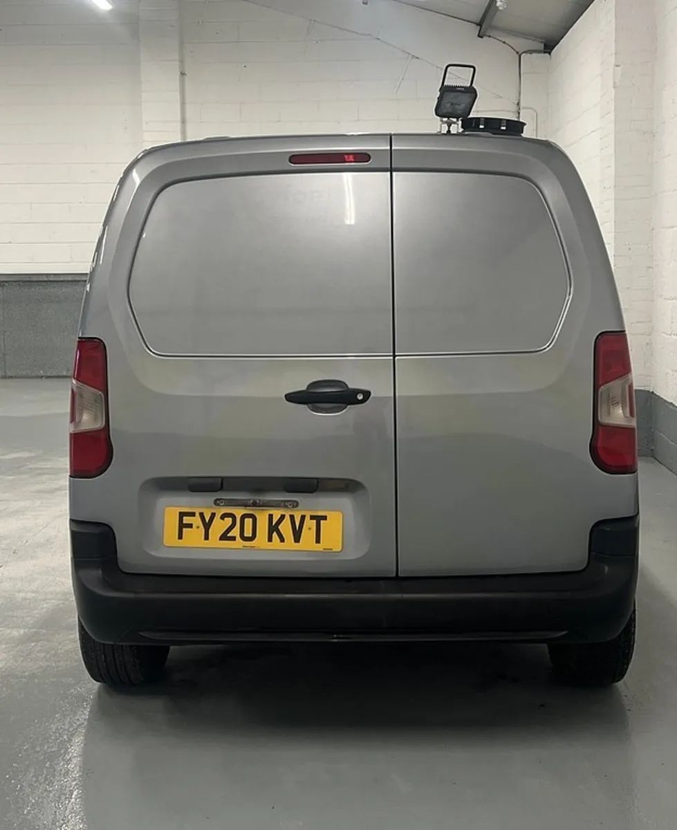 2020 Peugeot Partner Small Panel Van - Image 3