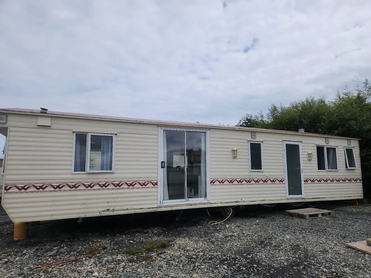 Mobile home - Image 1