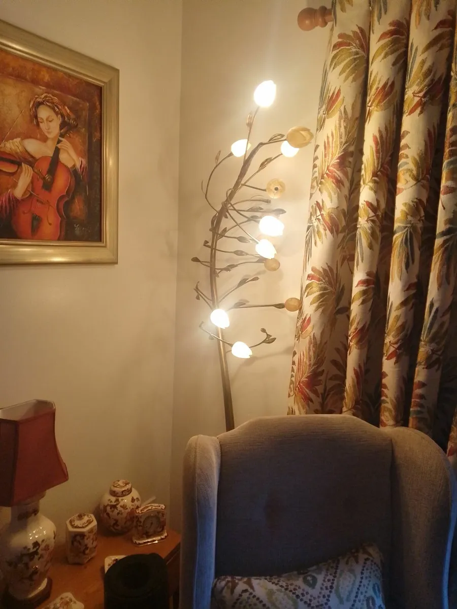 Corner Tree Lamp - Image 1