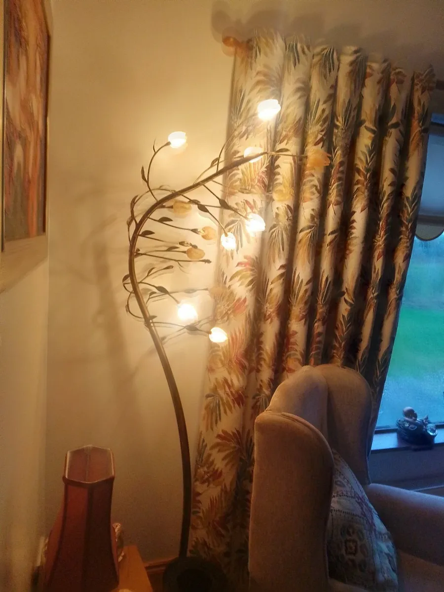 Corner Tree Lamp - Image 3