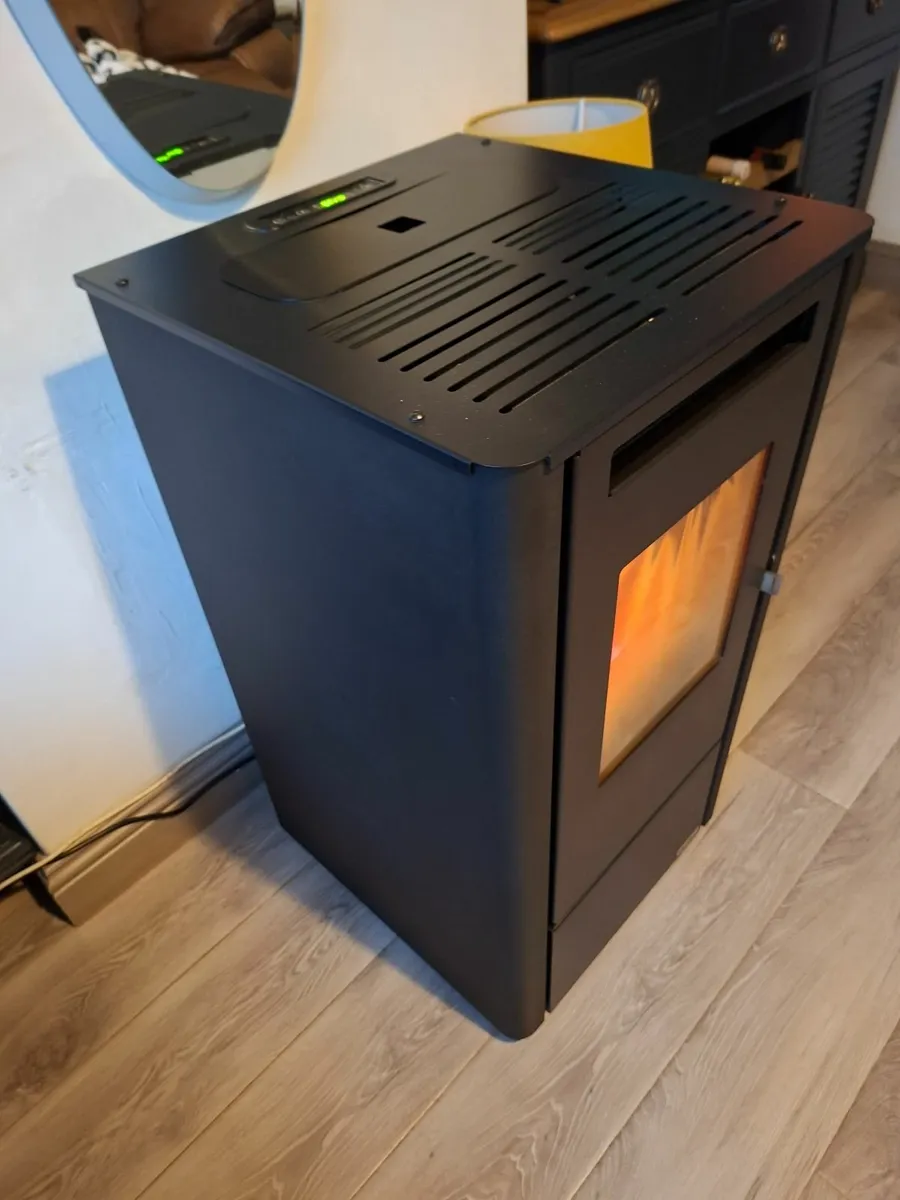 PELLET STOVE - Image 2
