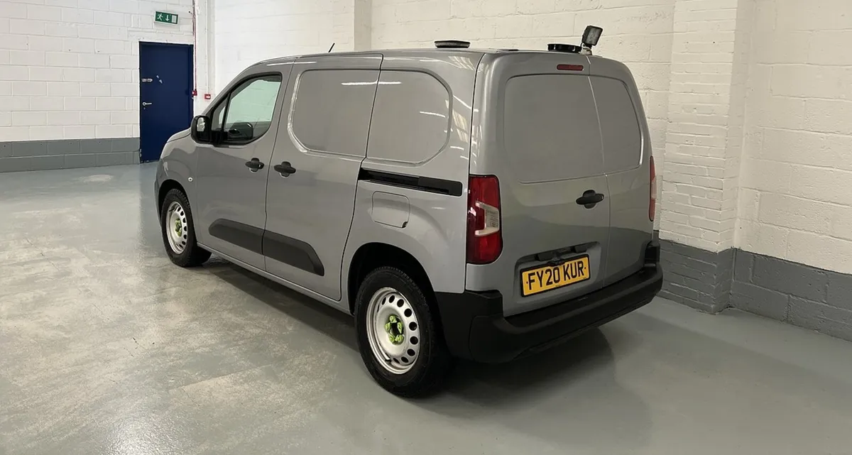 2020 Peugeot Partner Small Panel Van - Image 3
