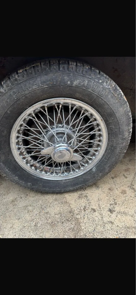 Austin Cambridge parts - Image 2